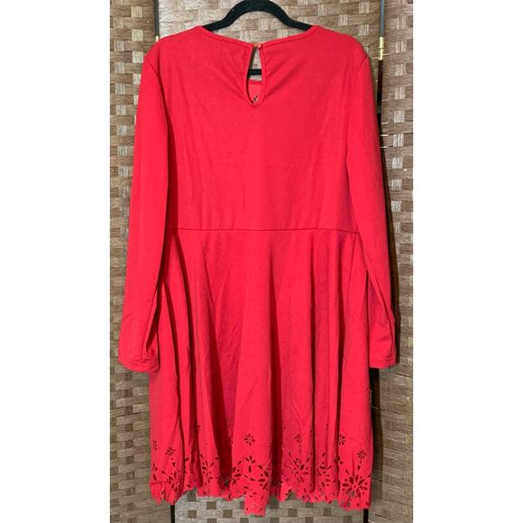 Laser Cut-Out Dress- Size 3XL - Picture 5 of 5